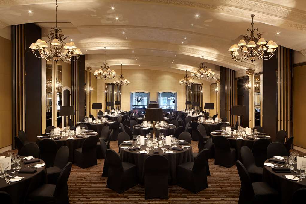 فندق ملبورنفي  The Royce المطعم الصورة